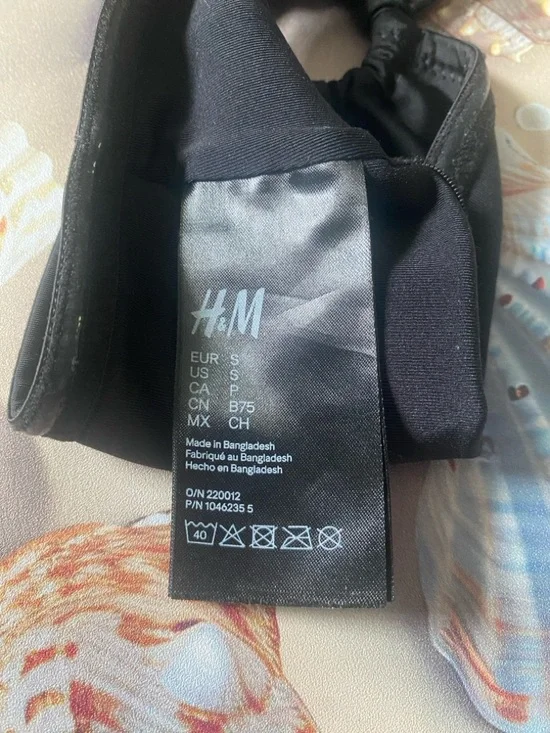 H&M Bikini Top Black Strapless. - Picture 5 of 8